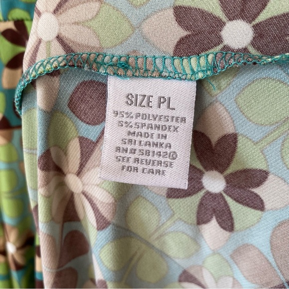 Dressbarn Green and White Sleeveless V-Neck Sundress - Picture 12 of 13